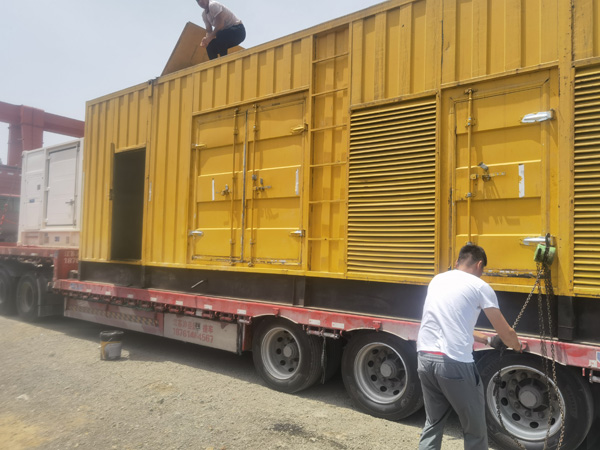 霍城除了负载情况和发动机维护，还有哪些因素会影响 200kw 柴油发电机的油耗？